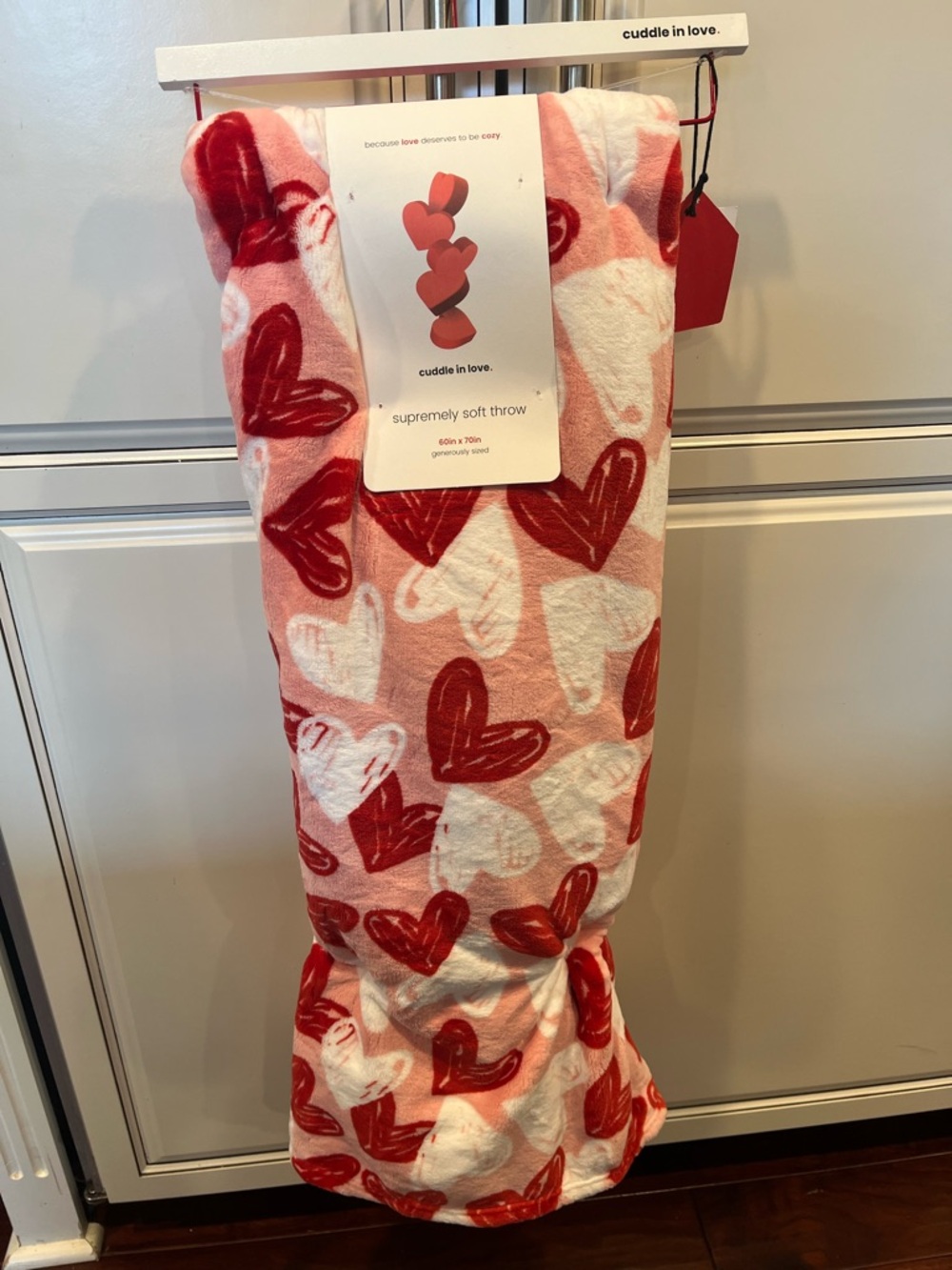 Cuddlie In Love Supremely Soft Heart Throw - Pink & Red Valentines